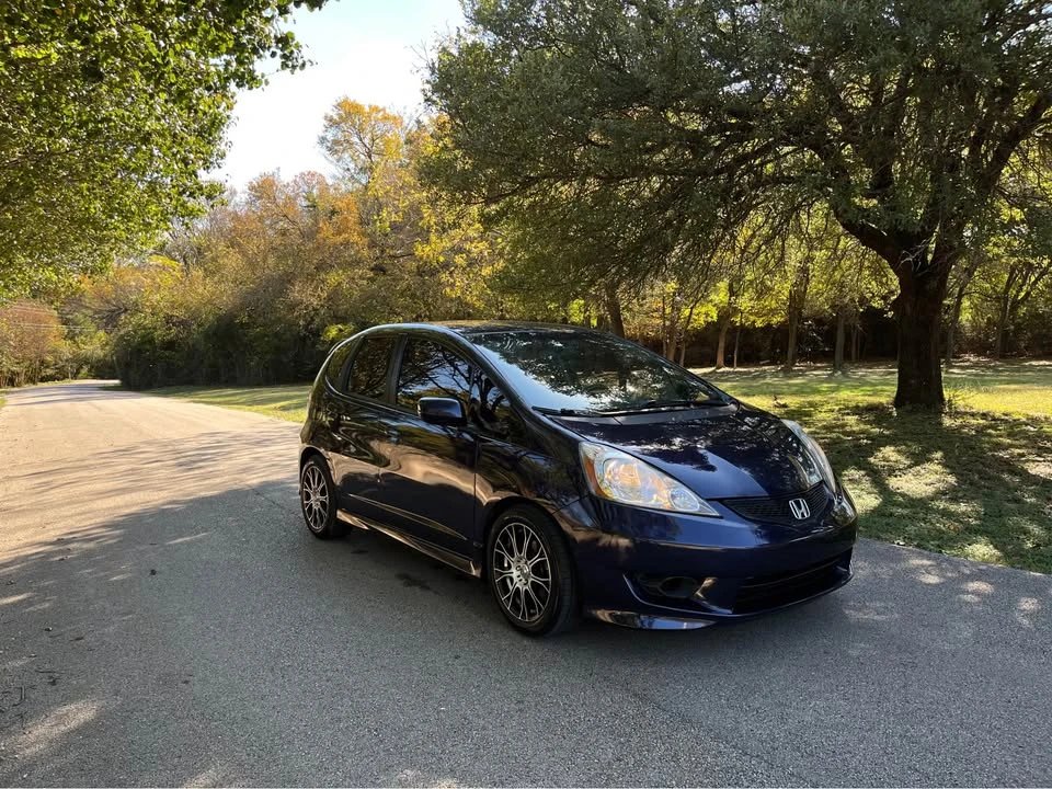 2009 Honda Fit - Image 2 of 11