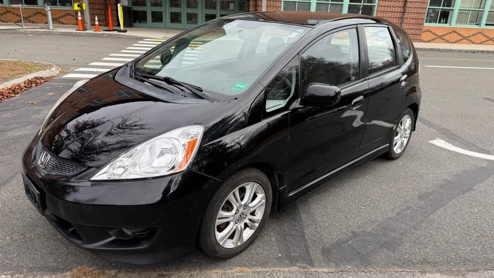 2009 Honda Fit - Image 3 of 12