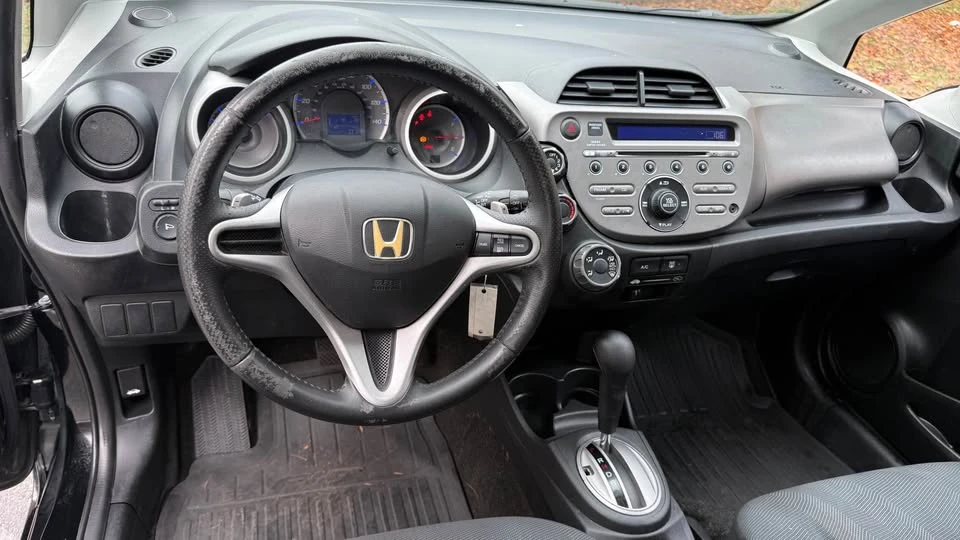 2009 Honda Fit - Image 5 of 12