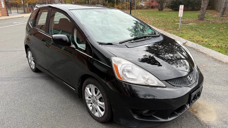 2009 Honda Fit - Image 2 of 12