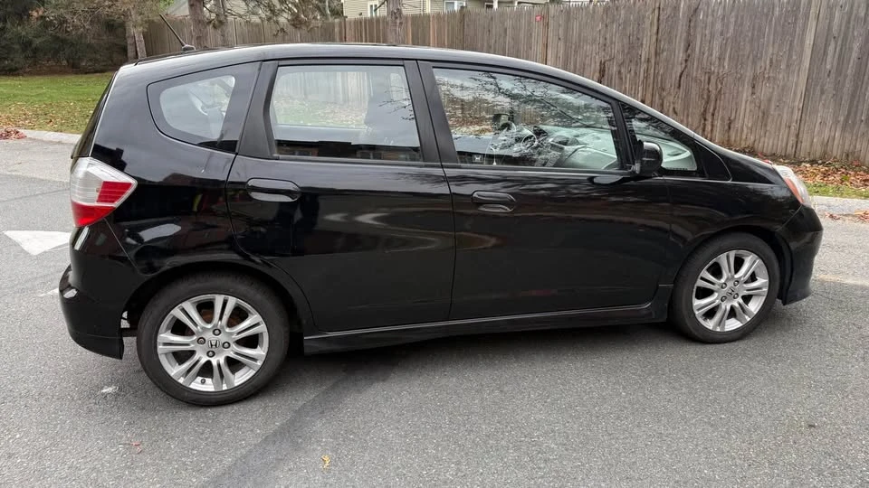 2009 Honda Fit - Image 8 of 12