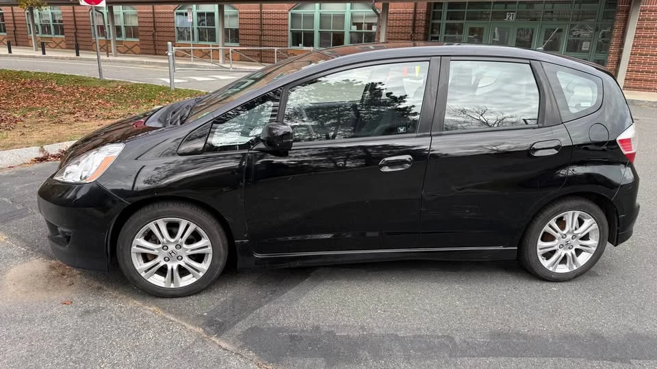 2009 Honda Fit - Image 4 of 12