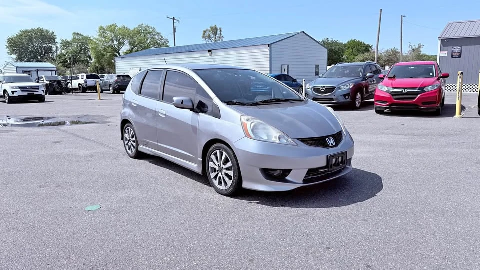 2009 Honda Fit - Image 2 of 15