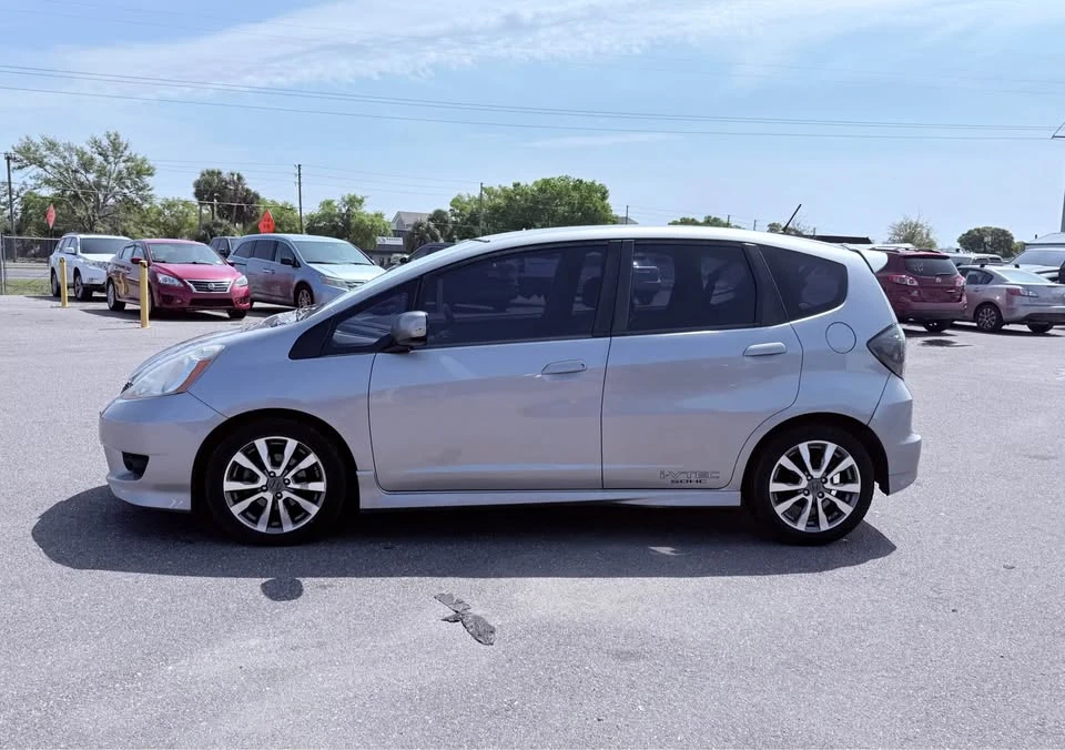 2009 Honda Fit - Image 10 of 15