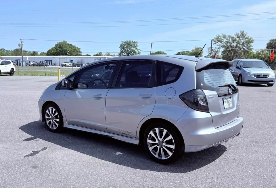 2009 Honda Fit - Image 9 of 15