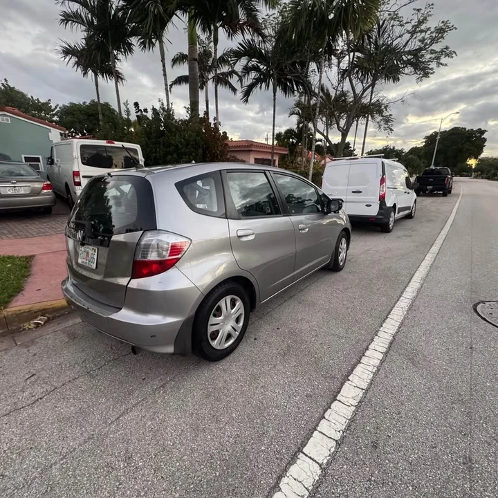 2009 Honda Fit - Image 6 of 10