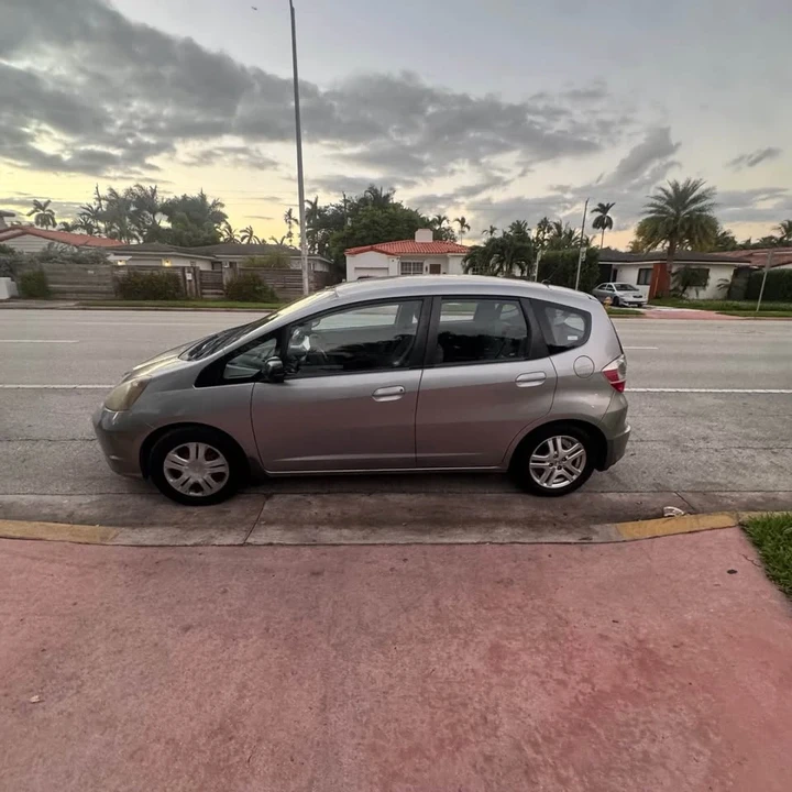 2009 Honda Fit - Image 3 of 10