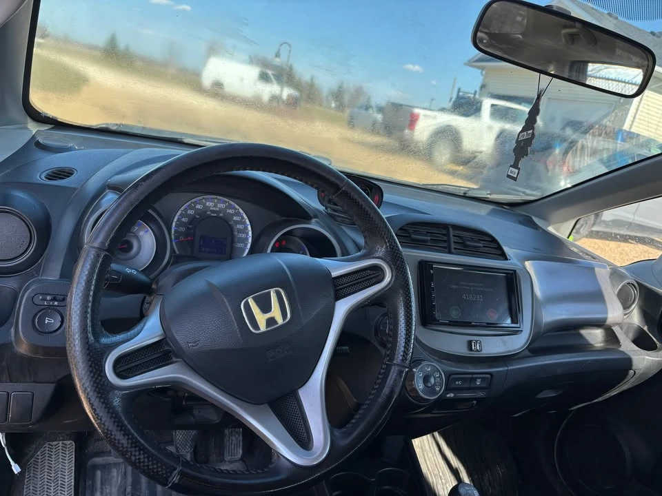 2009 Honda Fit - Image 10 of 15