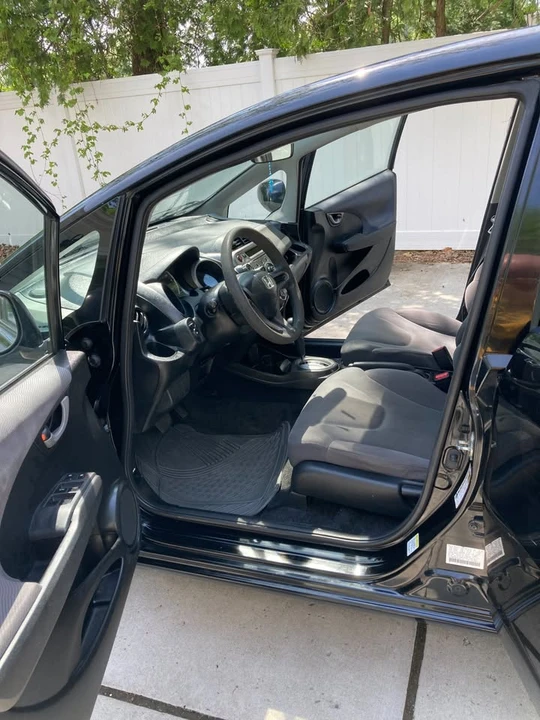 2009 Honda Fit - Image 6 of 19