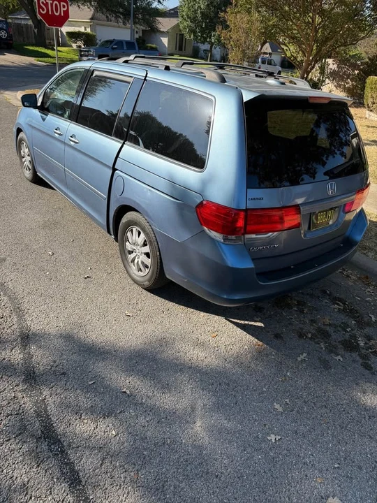 2009 Honda Odyssey - Image 2 of 7