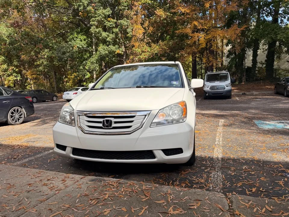 2009 Honda Odyssey - Image 2 of 12