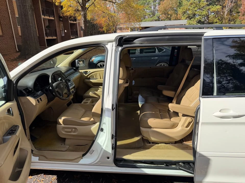 2009 Honda Odyssey - Image 6 of 12