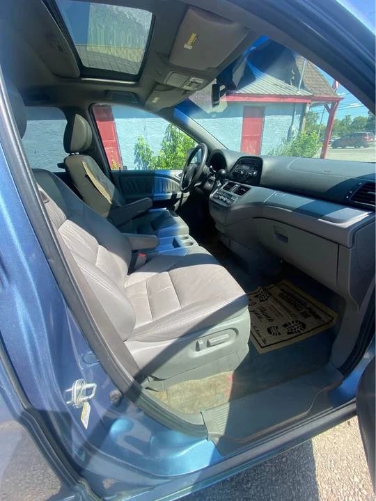 2009 Honda Odyssey - Image 12 of 17