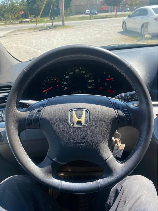 2009 Honda Odyssey - Image 15 of 17