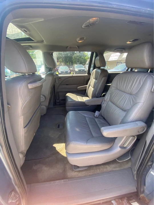 2009 Honda Odyssey - Image 10 of 17