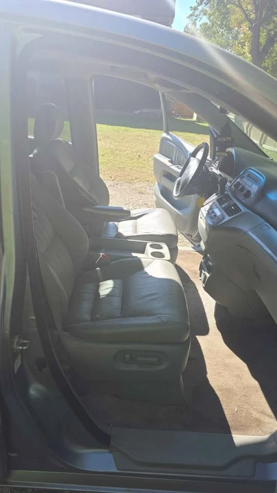 2009 Honda Odyssey - Image 6 of 8