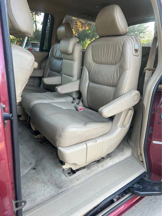 2009 Honda Odyssey - Image 10 of 16