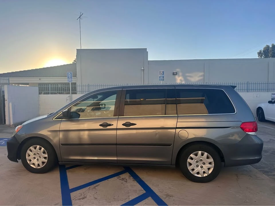2009 Honda Odyssey - Image 15 of 17