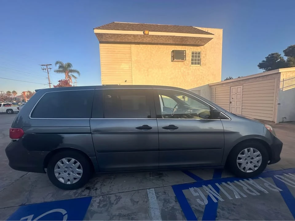 2009 Honda Odyssey - Image 12 of 17