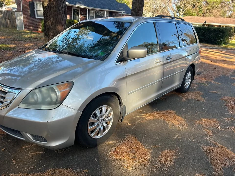 2009 Honda Odyssey - Image 2 of 10