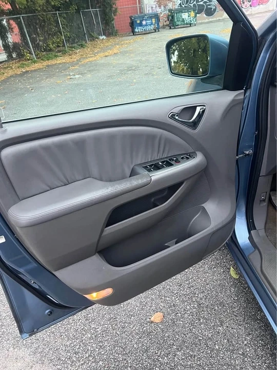 2009 Honda Odyssey - Image 8 of 20