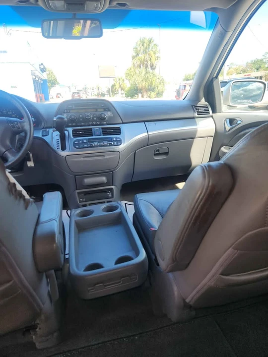 2009 Honda Odyssey - Image 14 of 16