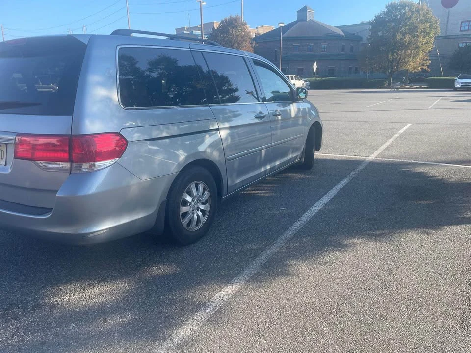 2009 Honda Odyssey - Image 2 of 7
