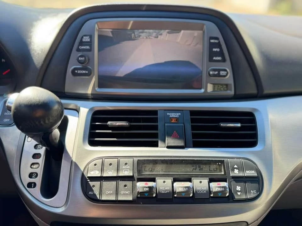 2009 Honda Odyssey - Image 12 of 15