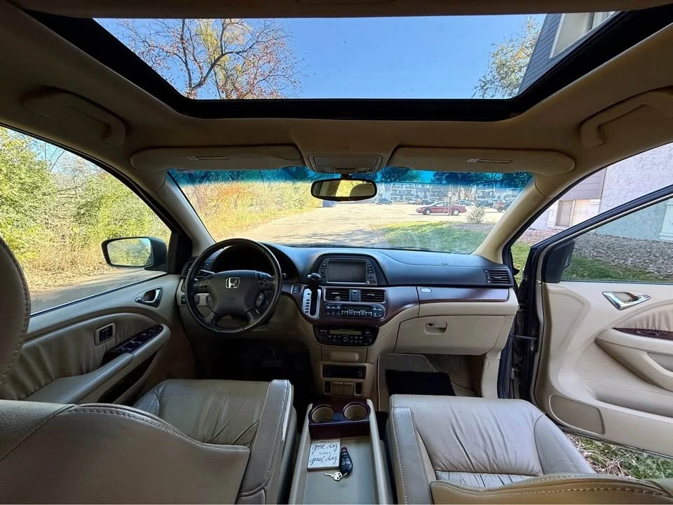 2009 Honda Odyssey - Image 11 of 15