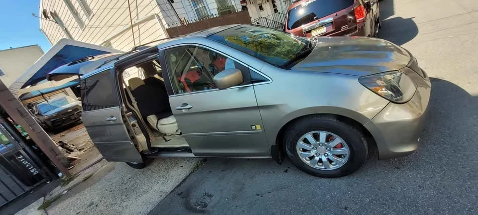 2009 Honda Odyssey - Image 5 of 7