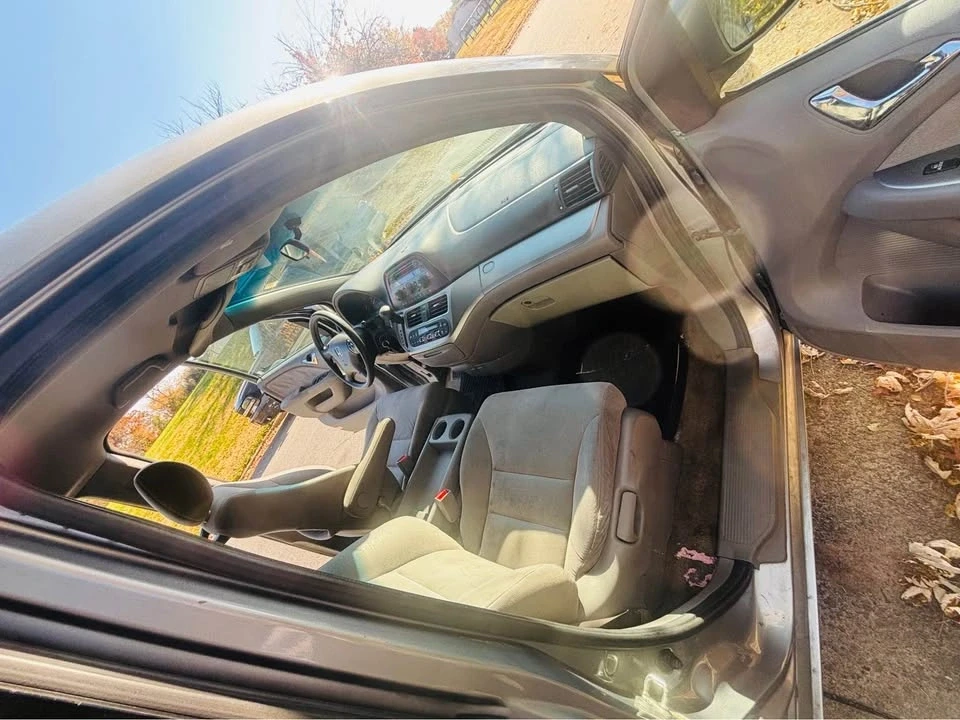 2009 Honda Odyssey - Image 8 of 11
