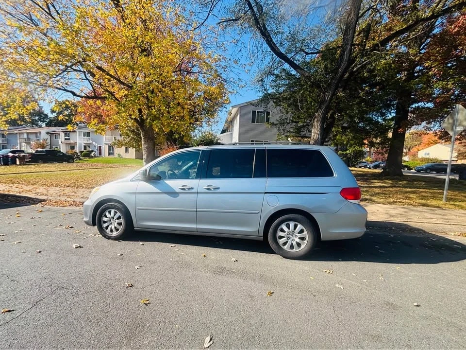 2009 Honda Odyssey - Image 10 of 11
