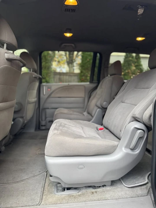 2009 Honda Odyssey - Image 10 of 17