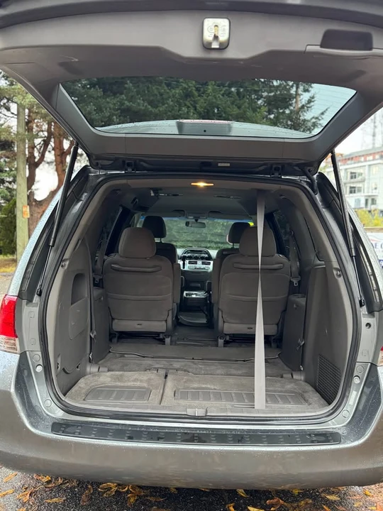 2009 Honda Odyssey - Image 9 of 17