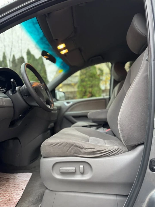 2009 Honda Odyssey - Image 11 of 17