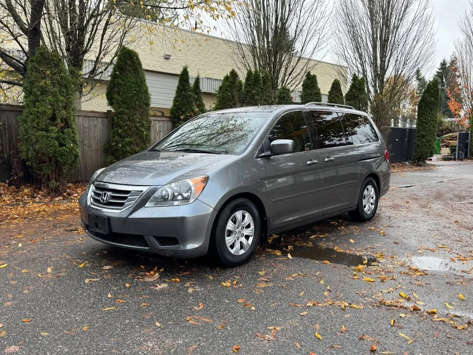 2009 Honda Odyssey - Image 2 of 17
