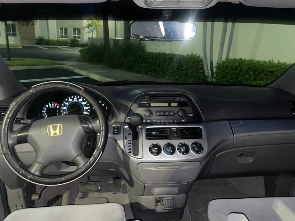2009 Honda Odyssey - Image 10 of 13