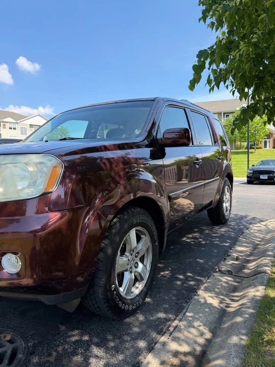 2009 Honda Pilot 2nd Gen - Image 2 of 15