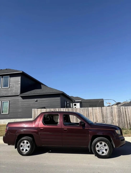 2009 Honda Ridgeline 1st Gen - Image 2 of 10