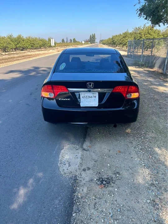 2009 Honda Civic 8th Gen - Image 2 of 10