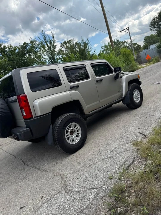 2009 Hummer Hummer H3 - Image 3 of 9