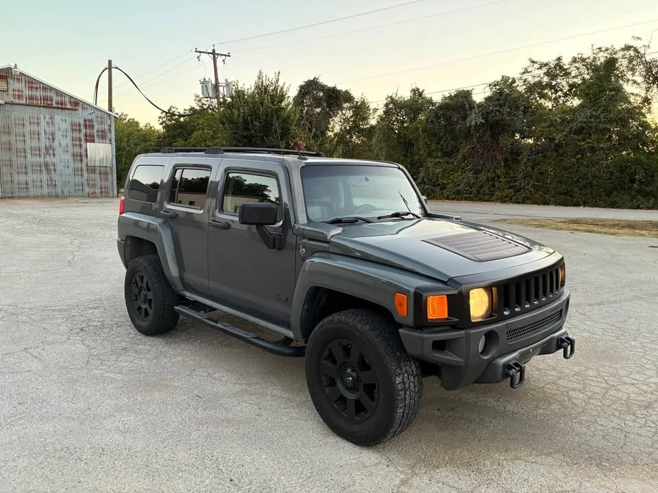 2009 Hummer Hummer H3 - Image 2 of 16