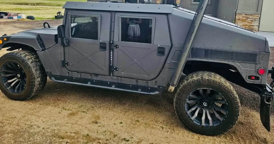 2009 Hummer HMMWV - Image 3 of 15