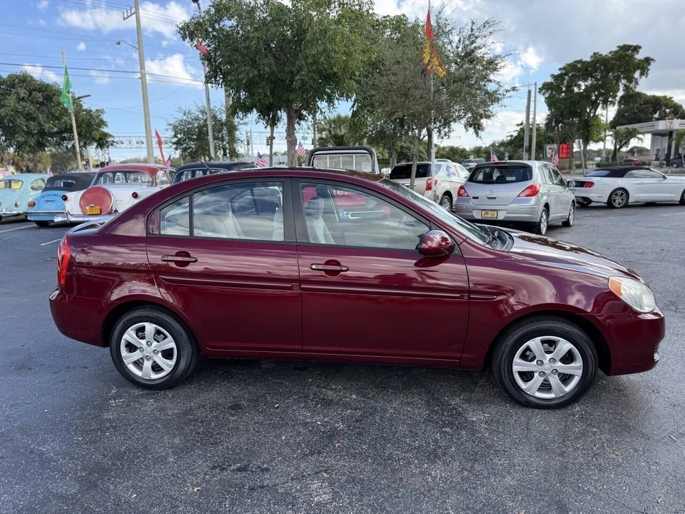 2009 Hyundai Accent - Image 7 of 12
