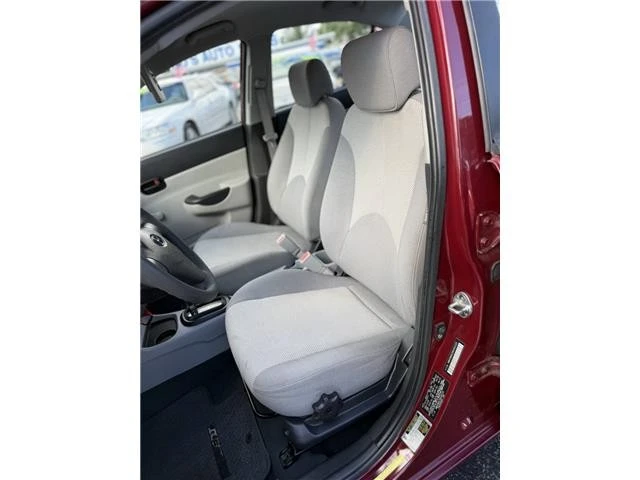 2009 Hyundai Accent - Image 11 of 12