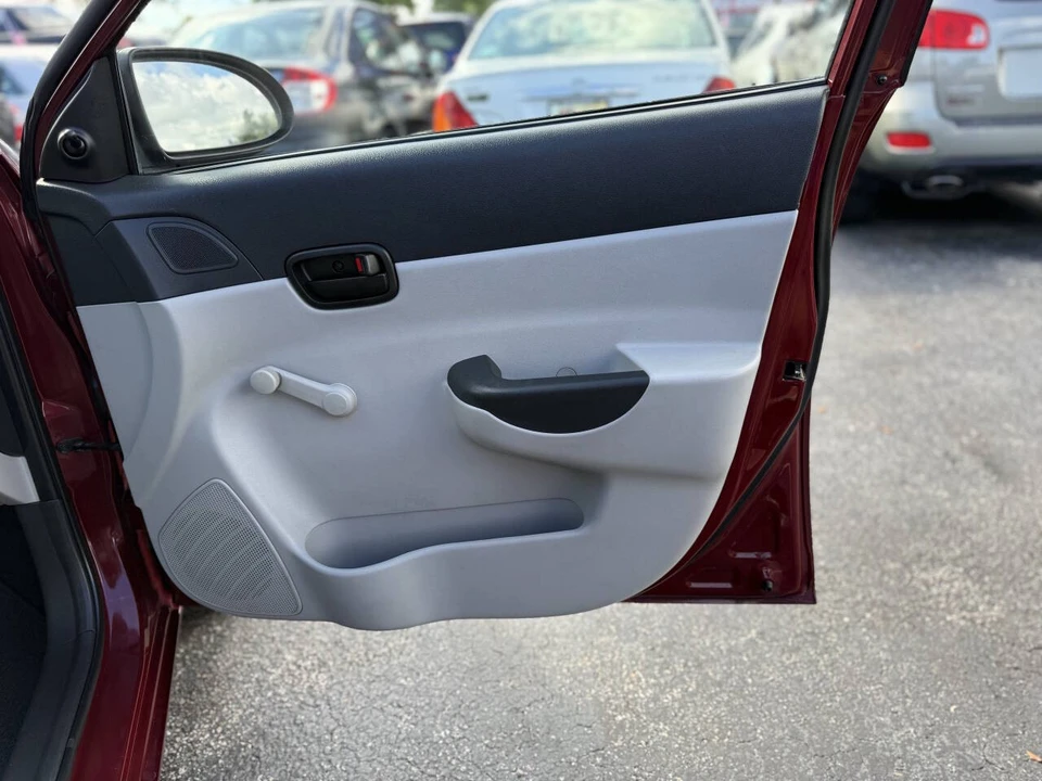 2009 Hyundai Accent - Image 20 of 21
