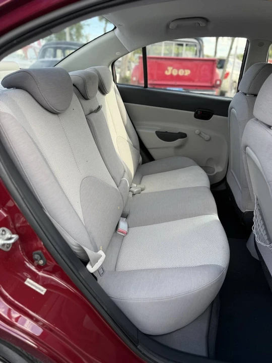 2009 Hyundai Accent - Image 18 of 21