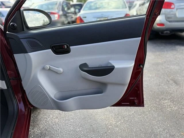 2009 Hyundai Accent - Image 17 of 21