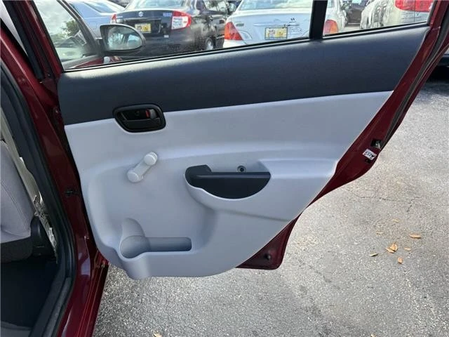 2009 Hyundai Accent - Image 20 of 21
