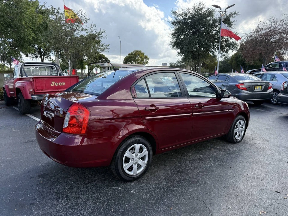 2009 Hyundai Accent - Image 6 of 12